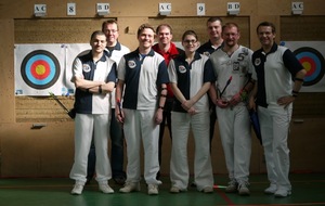 De gauche à droite : Noël, Philou (coach), Arthur, Gaëtan (notre Arbitre), Judith, Steph (coach), Frédéric et Hervé