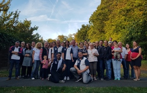 Photo de groupe prise le samedi 7 septembre 2018 au Jardin d'Arc à l'occasion du pot organisé pour la médaille d'argent Jeunesse et Sports de Bénédicte